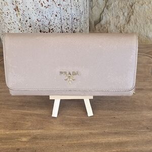 Prada Women's Pink Wallet